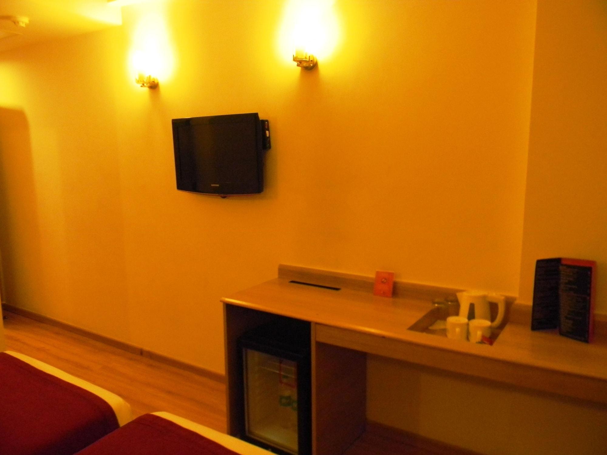 Red Fox By Lemon Tree Hotels, East Delhi Екстериор снимка