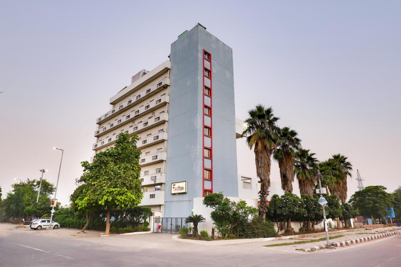 Red Fox By Lemon Tree Hotels, East Delhi Екстериор снимка