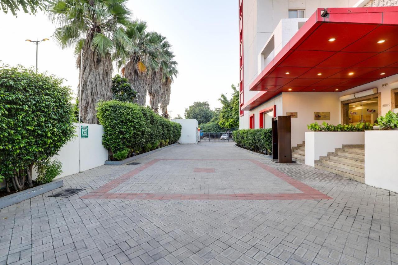 Red Fox By Lemon Tree Hotels, East Delhi Екстериор снимка