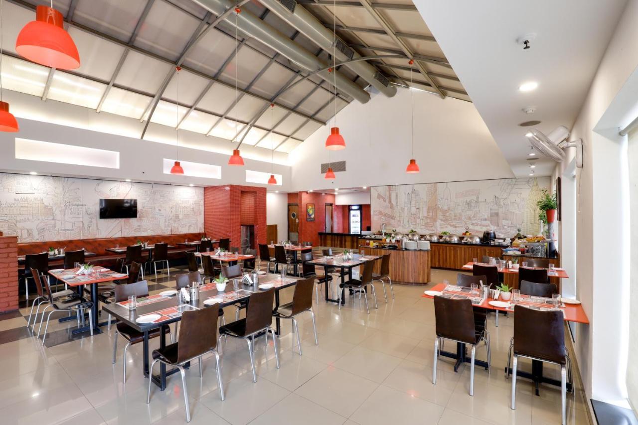 Red Fox By Lemon Tree Hotels, East Delhi Екстериор снимка
