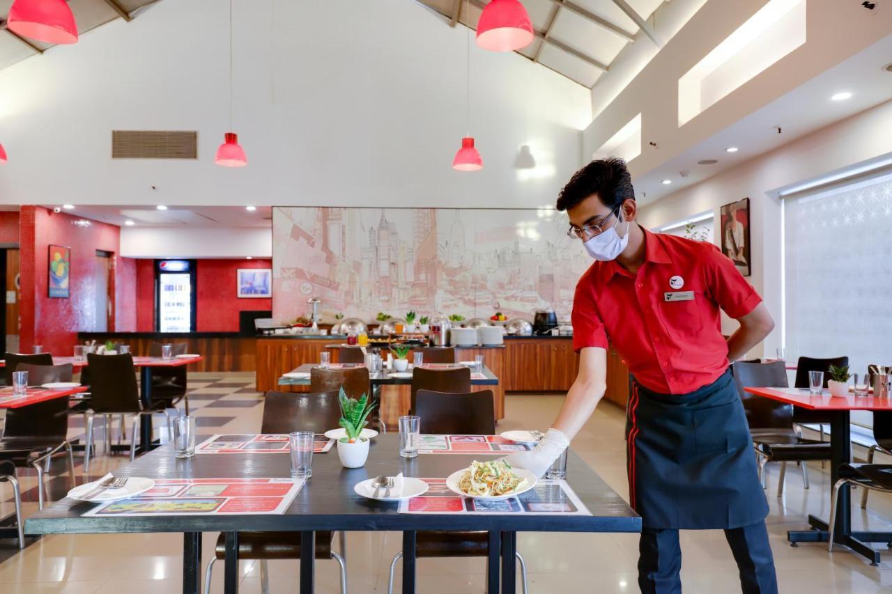 Red Fox By Lemon Tree Hotels, East Delhi Екстериор снимка