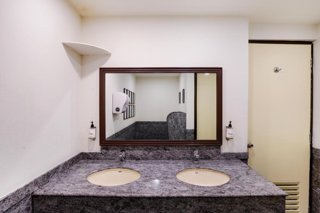 Red Fox By Lemon Tree Hotels, East Delhi Екстериор снимка