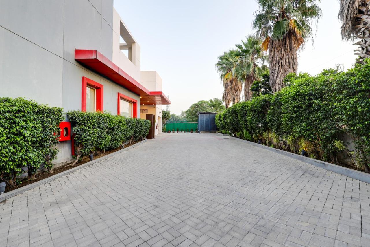 Red Fox By Lemon Tree Hotels, East Delhi Екстериор снимка