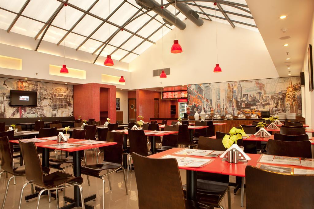 Red Fox By Lemon Tree Hotels, East Delhi Екстериор снимка