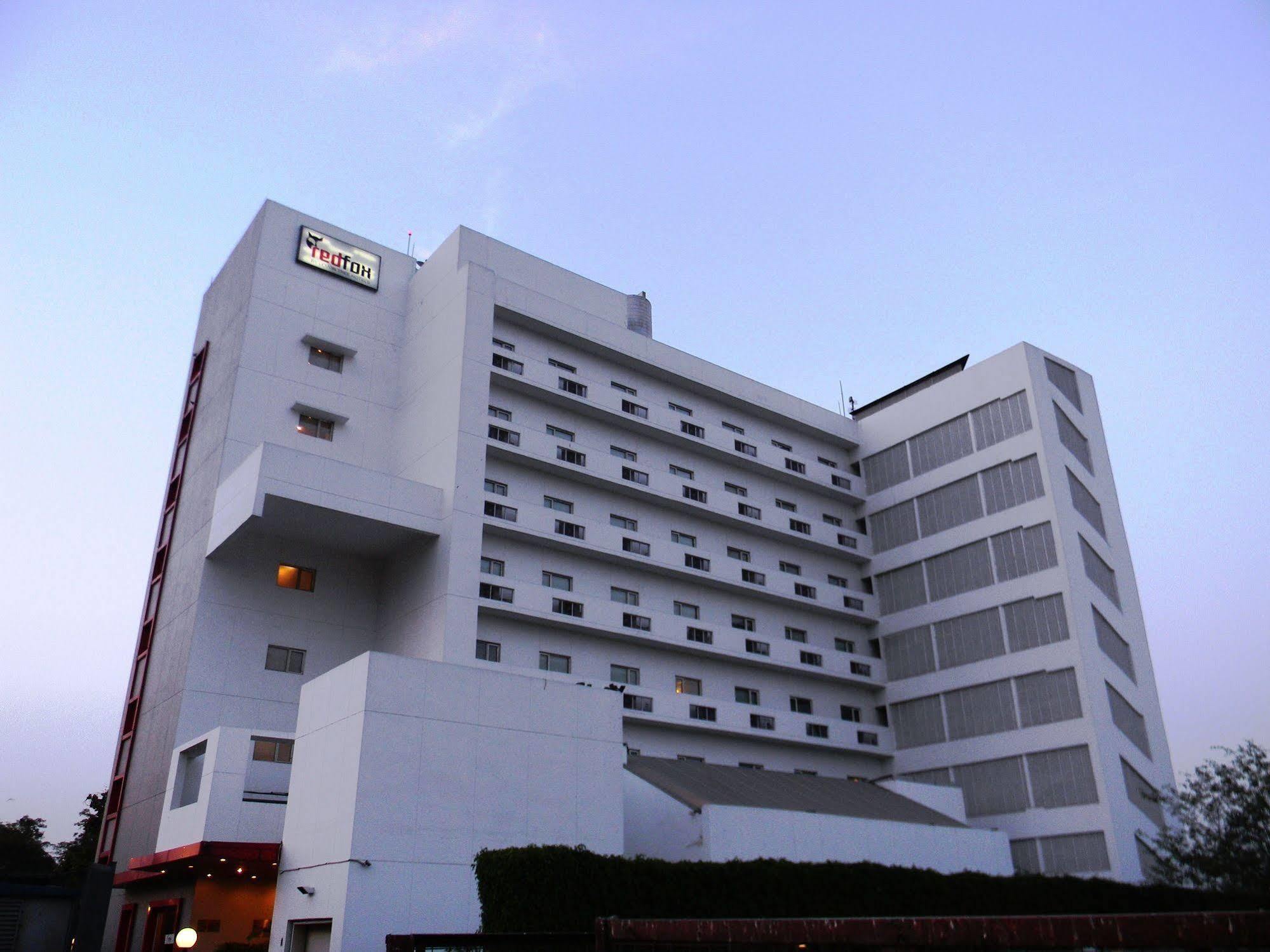 Red Fox By Lemon Tree Hotels, East Delhi Екстериор снимка