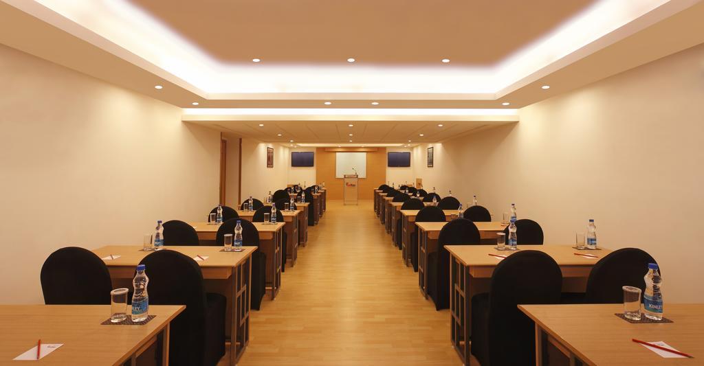 Red Fox By Lemon Tree Hotels, East Delhi Екстериор снимка